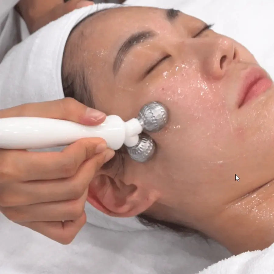 Hydra touch h2. Aqua terapija, pilingas ir dvigubas liftingas.